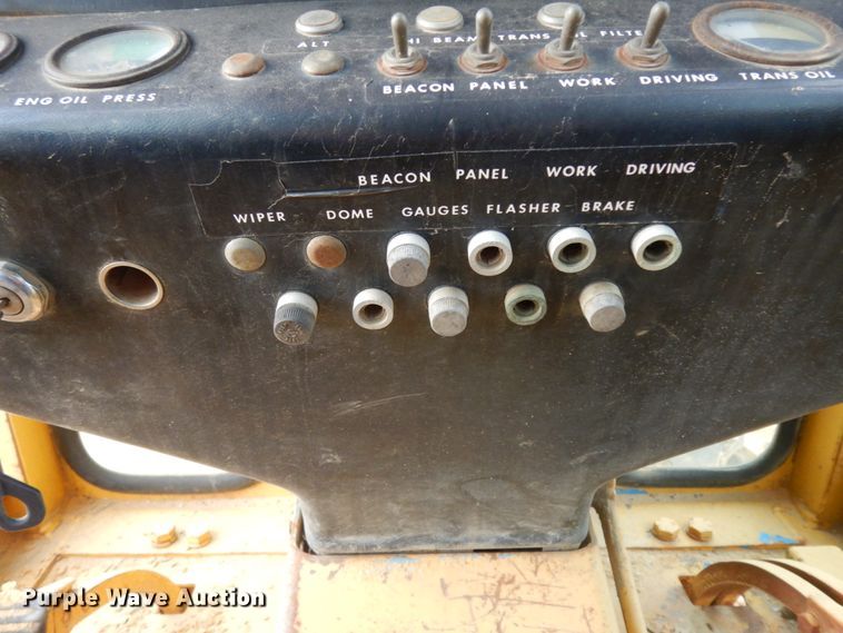 image for item DJ8235 1973 John Deere 570A  motor grader