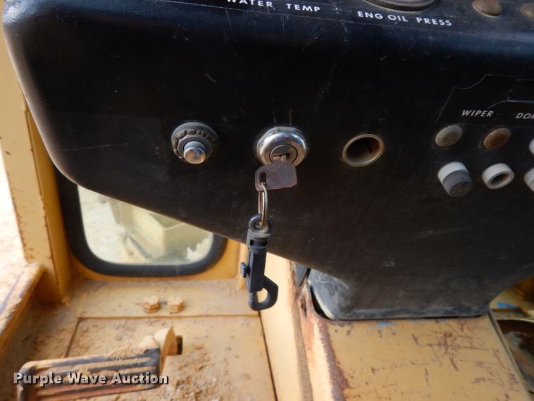 image for item DJ8235 1973 John Deere 570A  motor grader