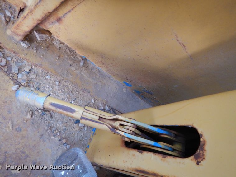 image for item DJ8235 1973 John Deere 570A  motor grader