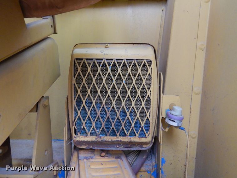 image for item DJ8235 1973 John Deere 570A  motor grader