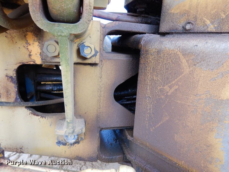 image for item DJ8235 1973 John Deere 570A  motor grader