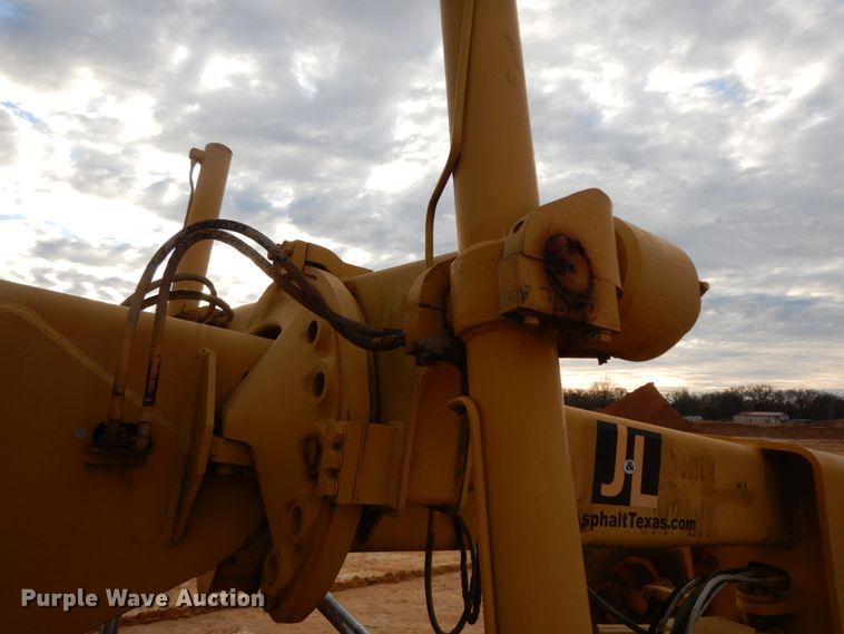 image for item DJ8235 1973 John Deere 570A  motor grader