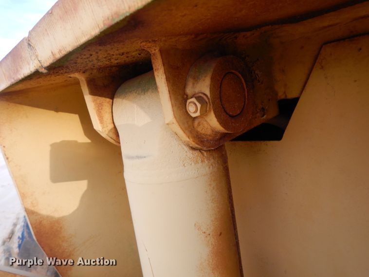 image for item DJ8235 1973 John Deere 570A  motor grader