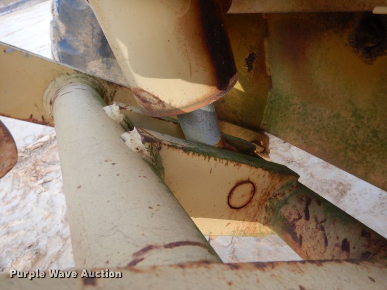 image for item DJ8235 1973 John Deere 570A  motor grader