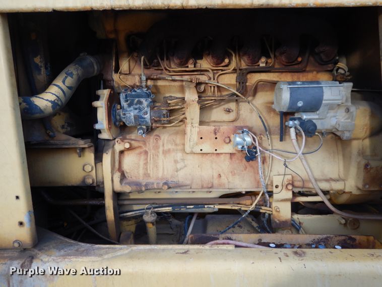 image for item DJ8235 1973 John Deere 570A  motor grader