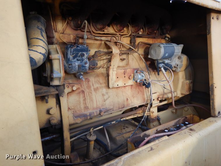 image for item DJ8235 1973 John Deere 570A  motor grader