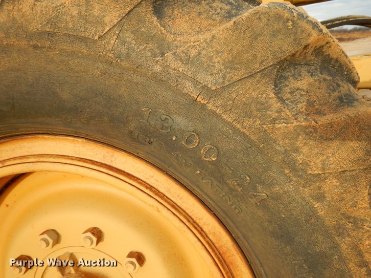 image for item DJ8235 1973 John Deere 570A  motor grader