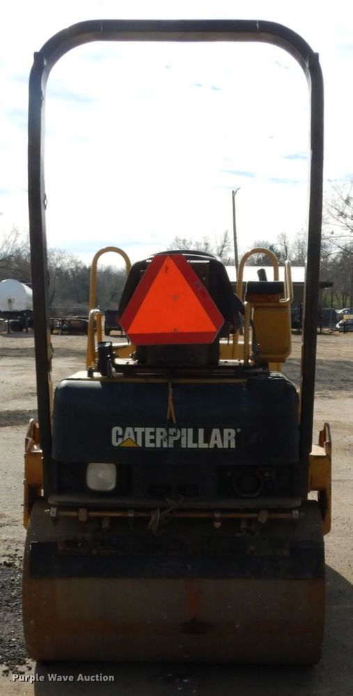 image for item DJ8237 Caterpillar CB-224E  double drum vibratory roller