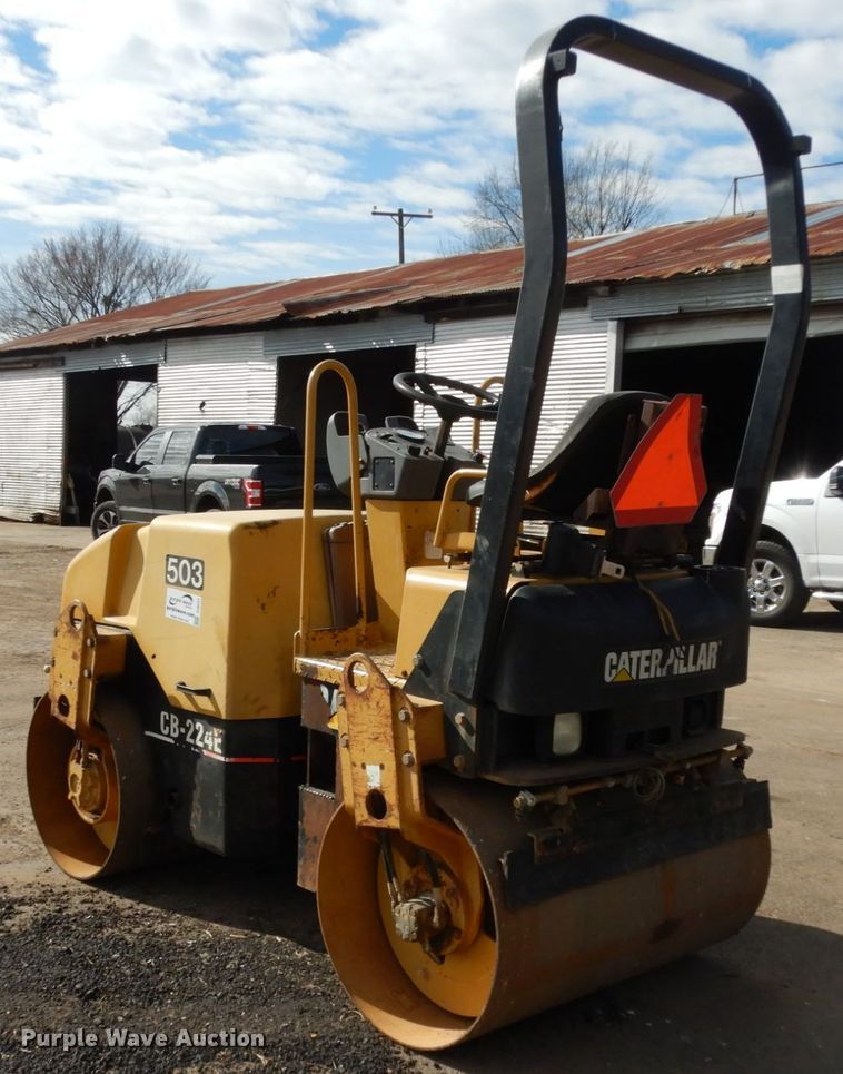 image for item DJ8237 Caterpillar CB-224E  double drum vibratory roller