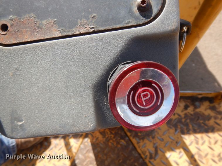 image for item DJ8237 Caterpillar CB-224E  double drum vibratory roller