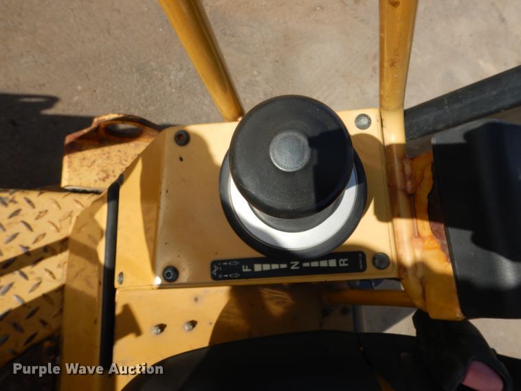 image for item DJ8237 Caterpillar CB-224E  double drum vibratory roller
