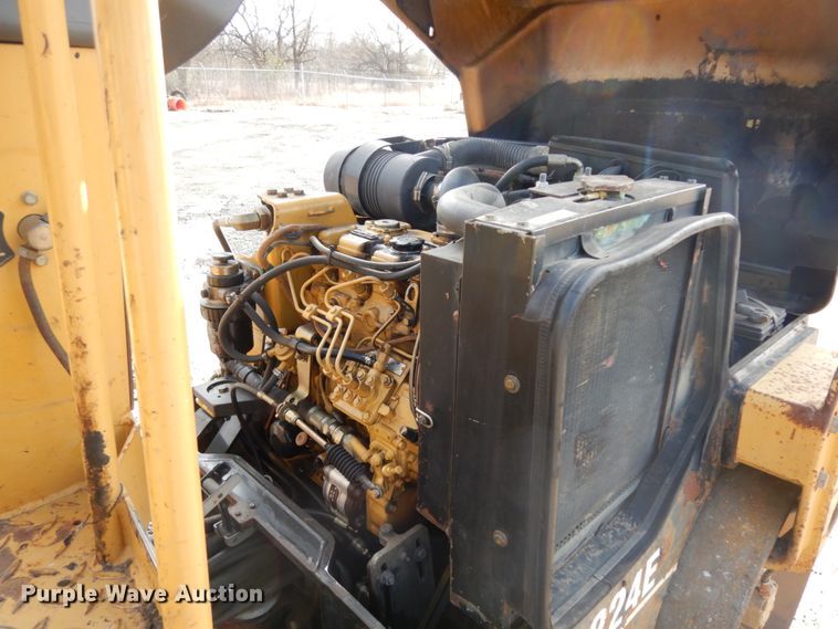 image for item DJ8237 Caterpillar CB-224E  double drum vibratory roller