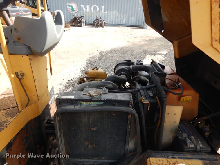 image for item DJ8237 Caterpillar CB-224E  double drum vibratory roller