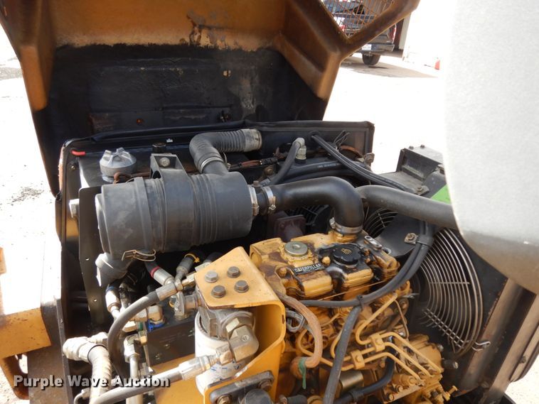 image for item DJ8237 Caterpillar CB-224E  double drum vibratory roller