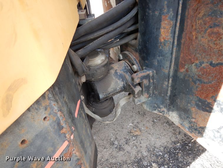 image for item DJ8237 Caterpillar CB-224E  double drum vibratory roller