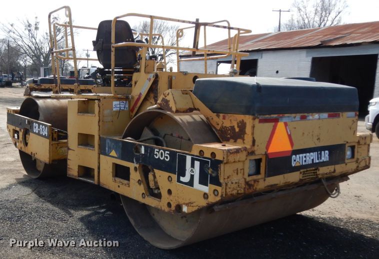 image for item DJ8239 1994 Caterpillar CB-634  double drum vibratory roller