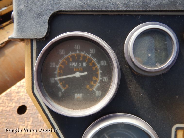 image for item DJ8239 1994 Caterpillar CB-634  double drum vibratory roller