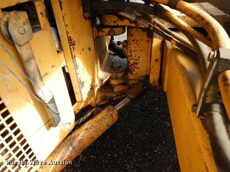 image for item DJ8239 1994 Caterpillar CB-634  double drum vibratory roller