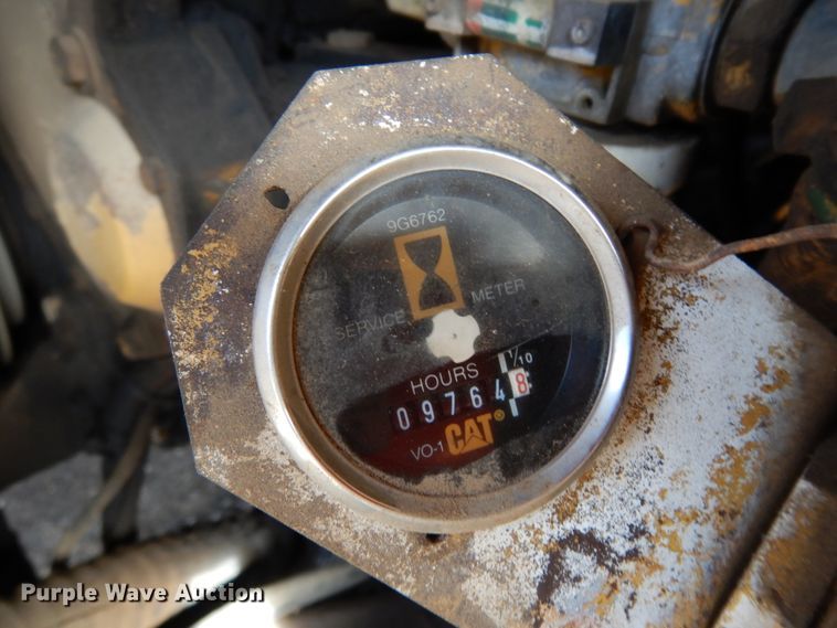 image for item DJ8239 1994 Caterpillar CB-634  double drum vibratory roller