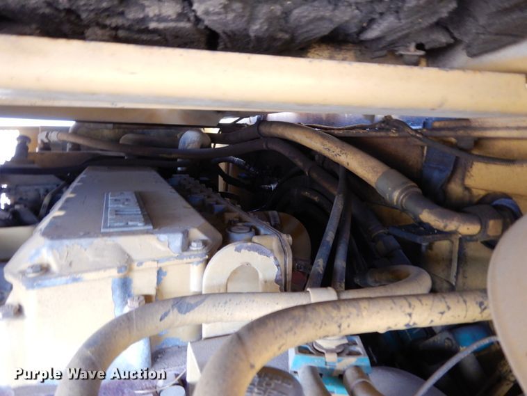 image for item DJ8239 1994 Caterpillar CB-634  double drum vibratory roller