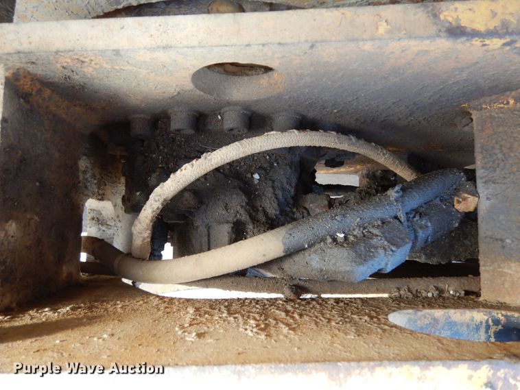 image for item DJ8239 1994 Caterpillar CB-634  double drum vibratory roller