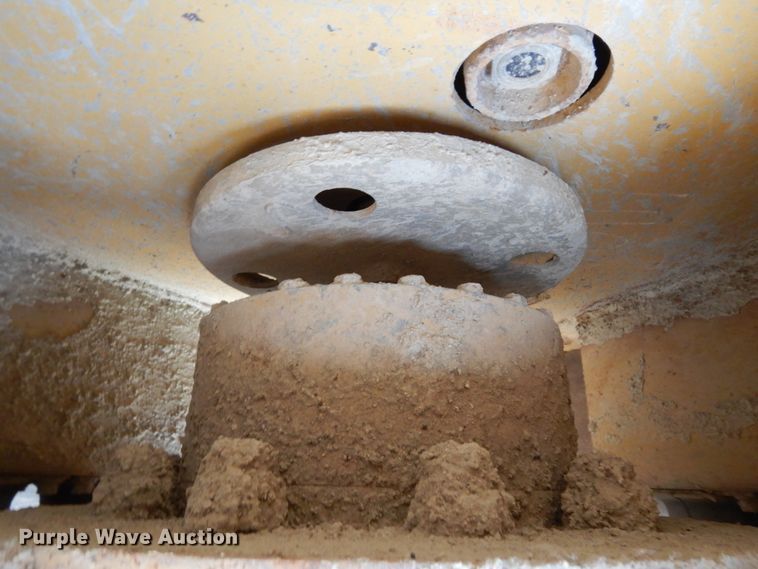 image for item DJ8239 1994 Caterpillar CB-634  double drum vibratory roller