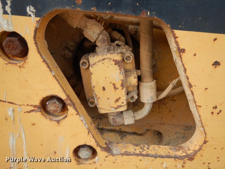 image for item DJ8239 1994 Caterpillar CB-634  double drum vibratory roller