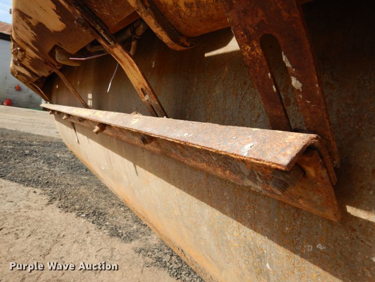 image for item DJ8239 1994 Caterpillar CB-634  double drum vibratory roller