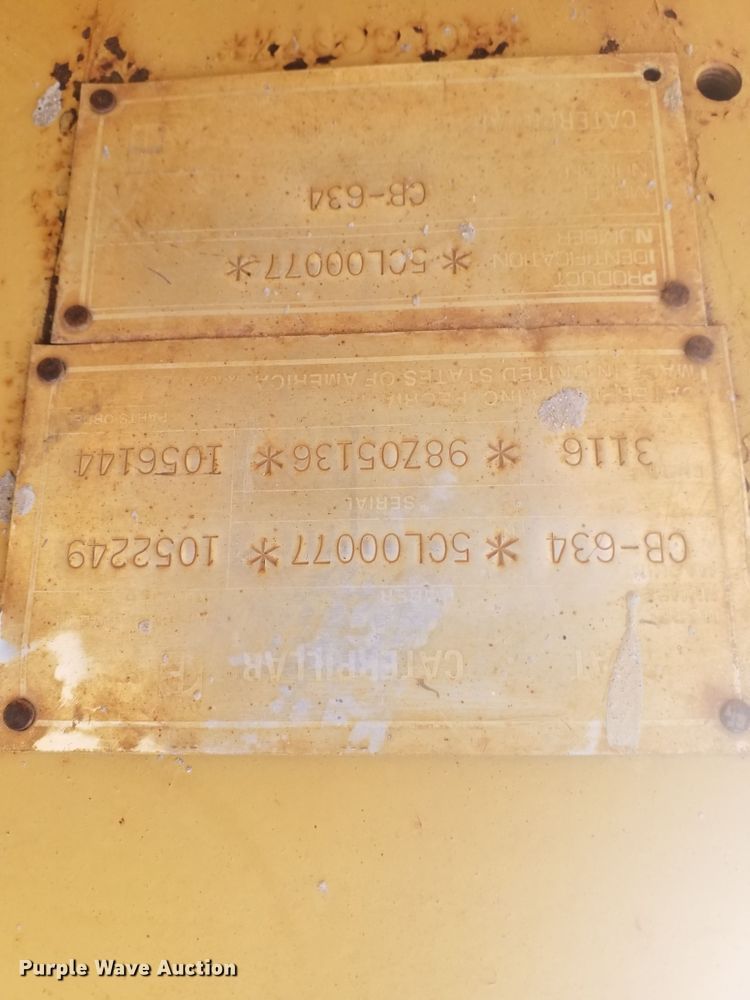 image for item DJ8239 1994 Caterpillar CB-634  double drum vibratory roller