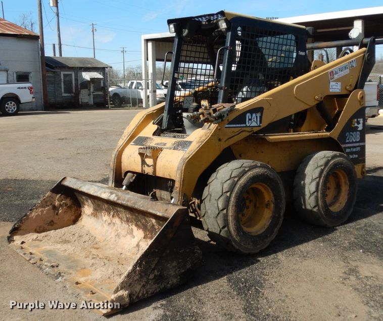 image for item DJ8243 2006 Caterpillar 268B  skid steer loader