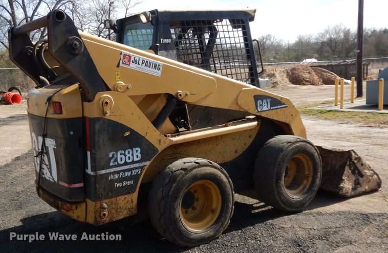 image for item DJ8243 2006 Caterpillar 268B  skid steer loader