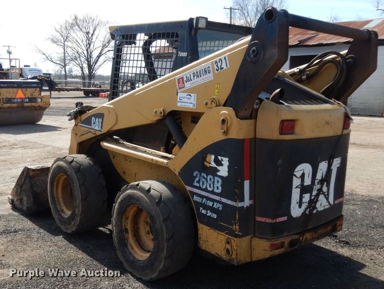 image for item DJ8243 2006 Caterpillar 268B  skid steer loader