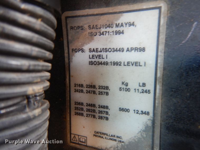 image for item DJ8243 2006 Caterpillar 268B  skid steer loader