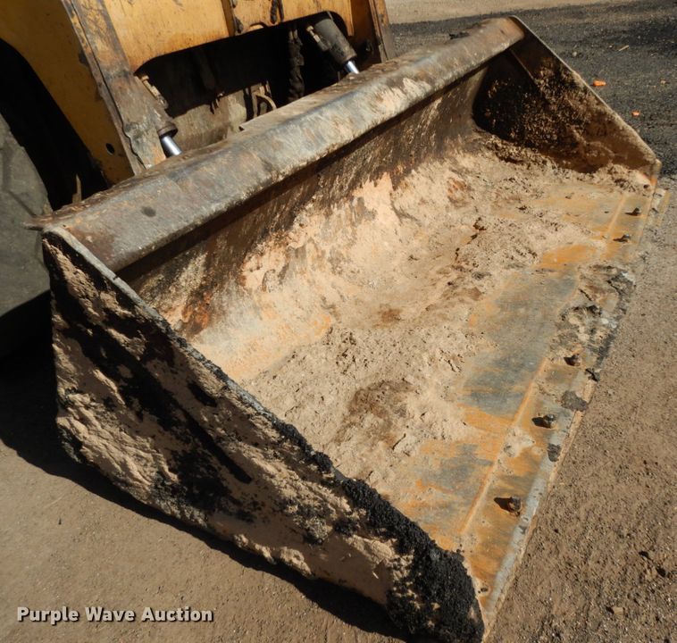 image for item DJ8243 2006 Caterpillar 268B  skid steer loader