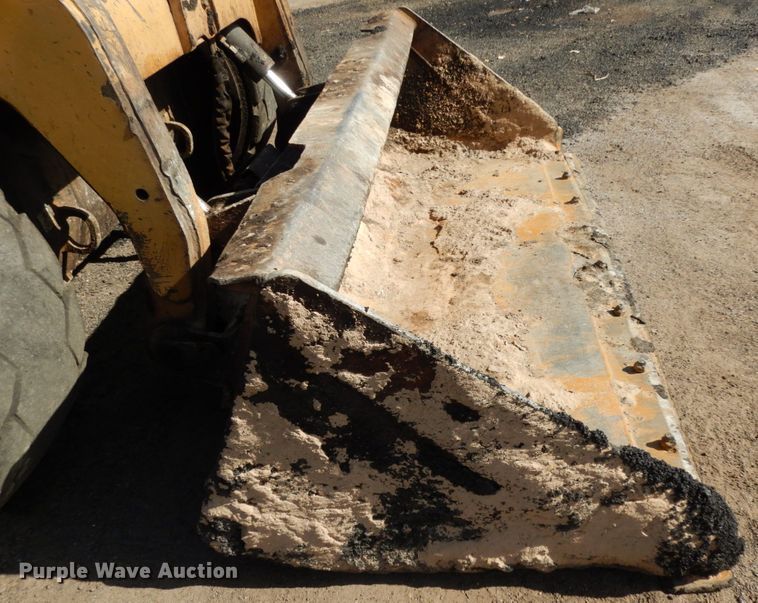 image for item DJ8243 2006 Caterpillar 268B  skid steer loader