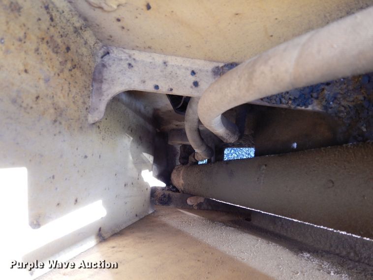 image for item DJ8243 2006 Caterpillar 268B  skid steer loader