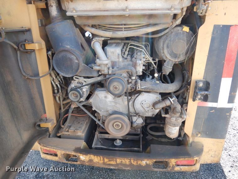 image for item DJ8243 2006 Caterpillar 268B  skid steer loader