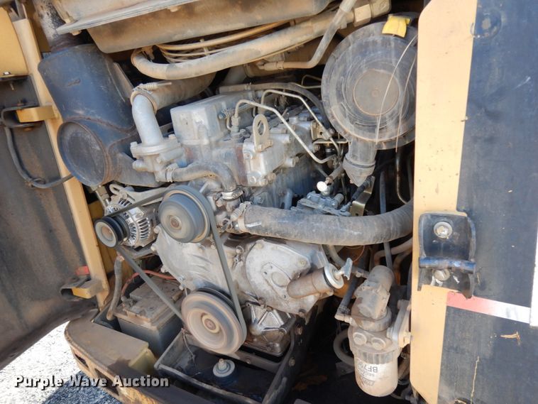 image for item DJ8243 2006 Caterpillar 268B  skid steer loader