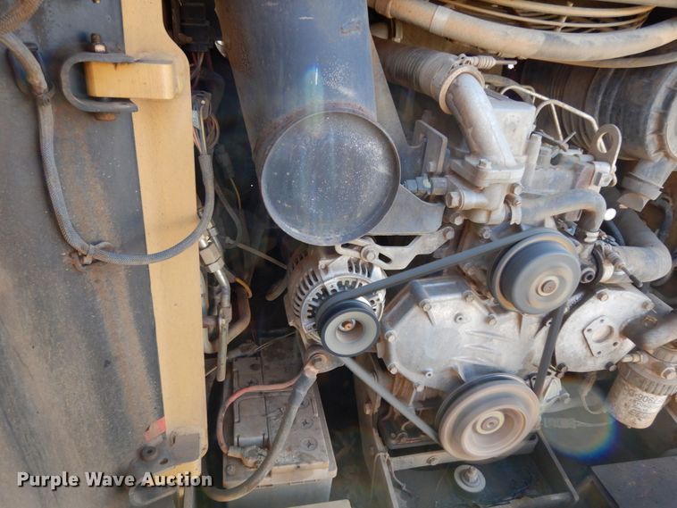 image for item DJ8243 2006 Caterpillar 268B  skid steer loader