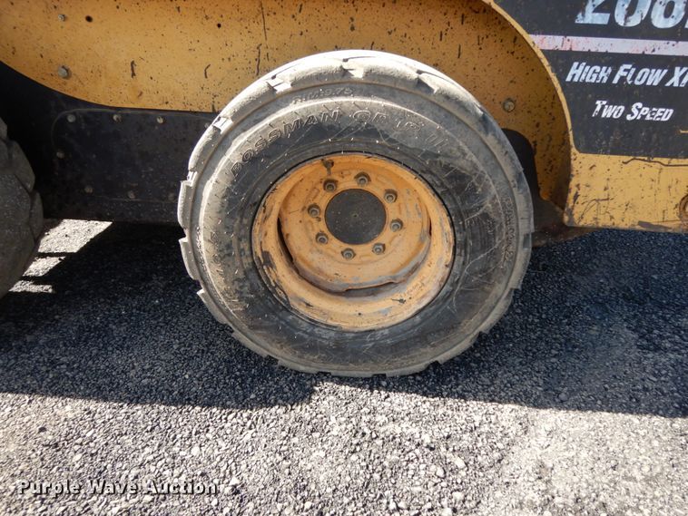 image for item DJ8243 2006 Caterpillar 268B  skid steer loader