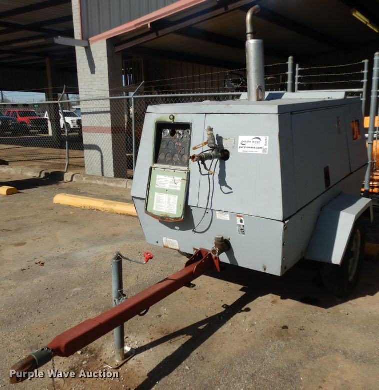 image for item DJ8244 Sullair 185DPQJD  air compressor