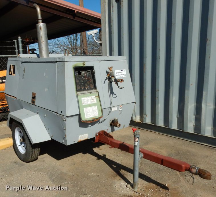 image for item DJ8244 Sullair 185DPQJD  air compressor