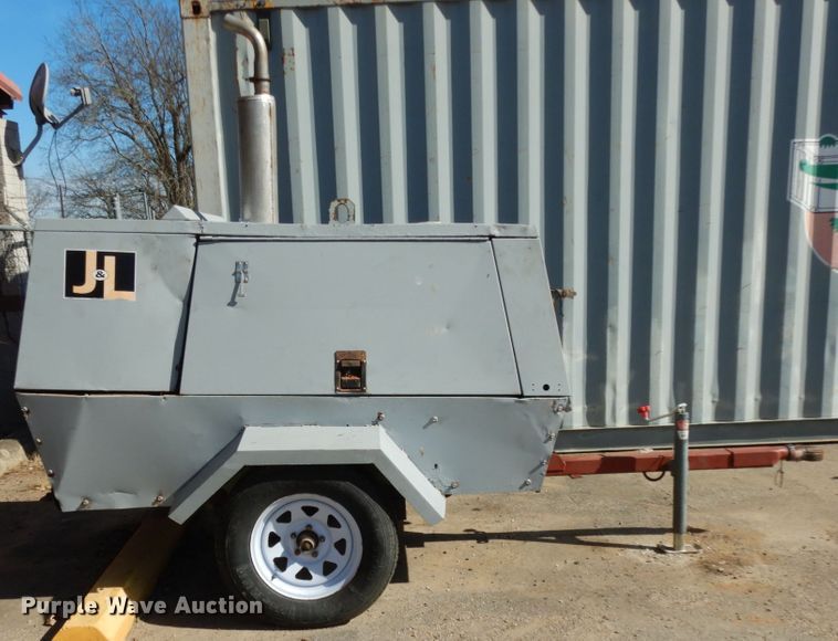 image for item DJ8244 Sullair 185DPQJD  air compressor