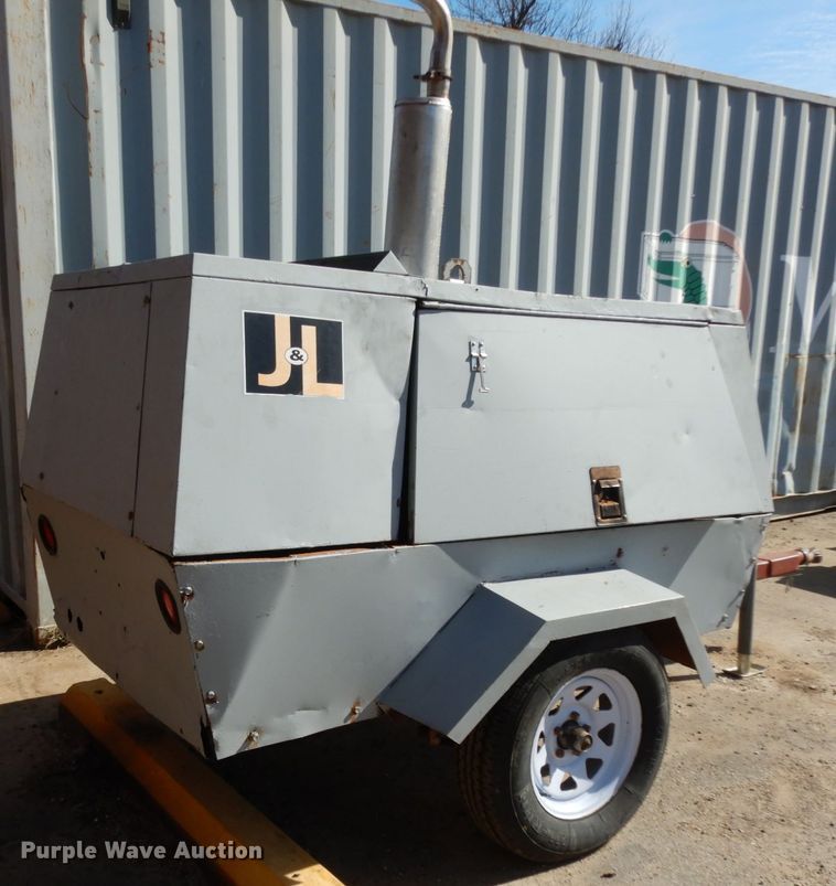 image for item DJ8244 Sullair 185DPQJD  air compressor