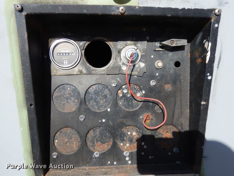 image for item DJ8244 Sullair 185DPQJD  air compressor