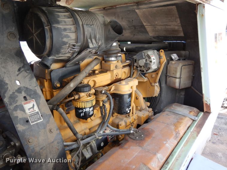 image for item DJ8244 Sullair 185DPQJD  air compressor