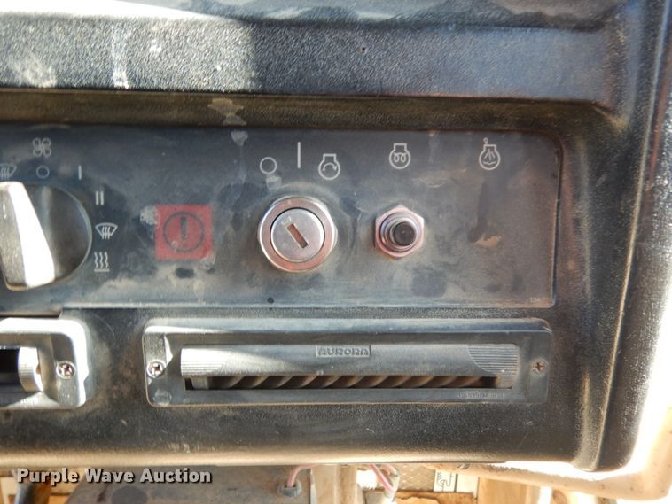 image for item DJ8248 1997 Caterpillar D6M XL  dozer