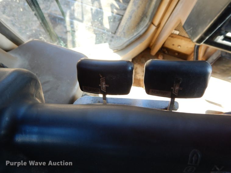 image for item DJ8248 1997 Caterpillar D6M XL  dozer