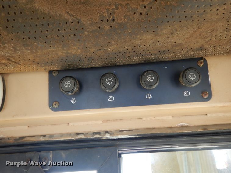 image for item DJ8248 1997 Caterpillar D6M XL  dozer