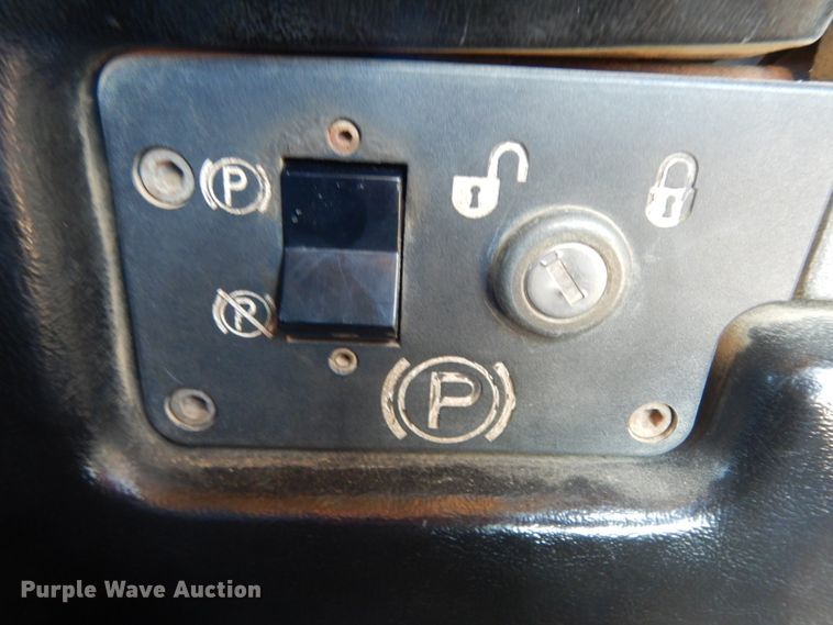 image for item DJ8248 1997 Caterpillar D6M XL  dozer